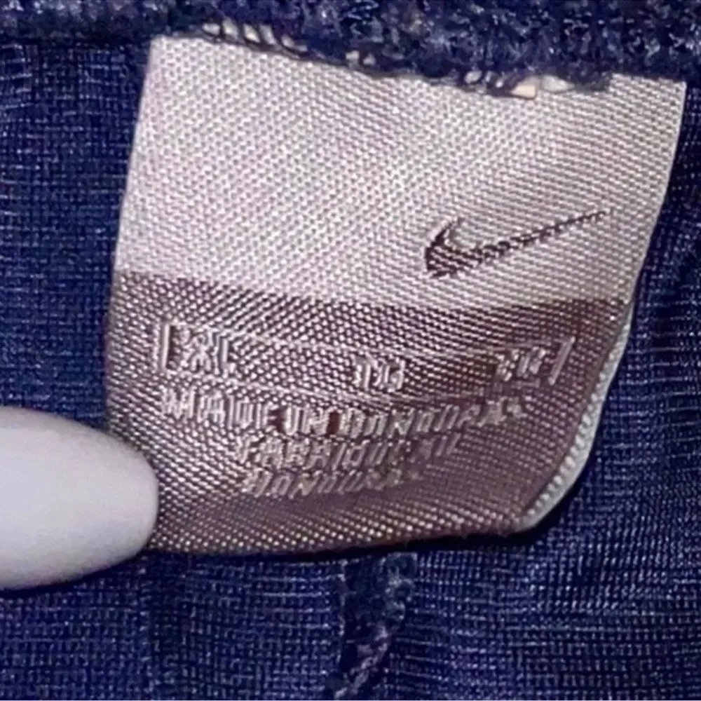 Nike solo swoosh